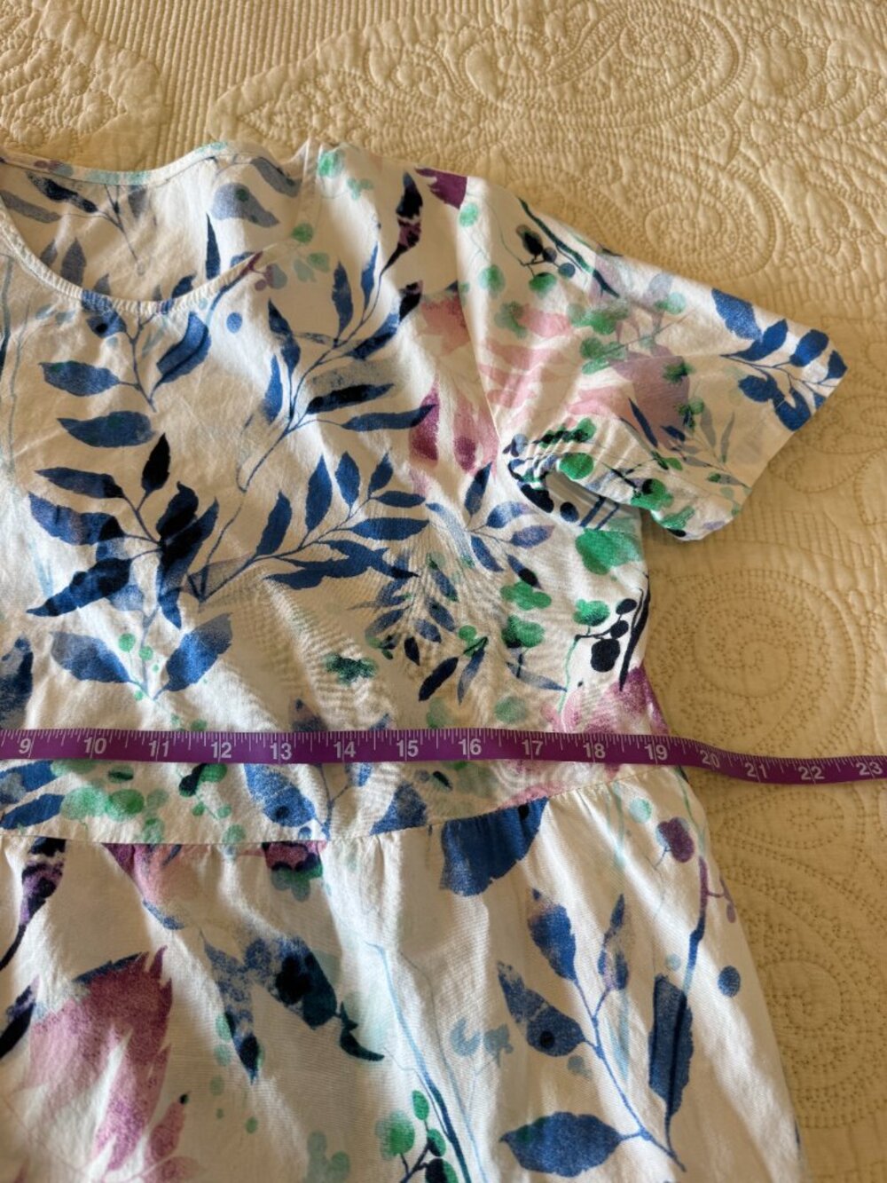 White short-sleeve maxi dress with watercolor botanical print - Picture 4 of 5